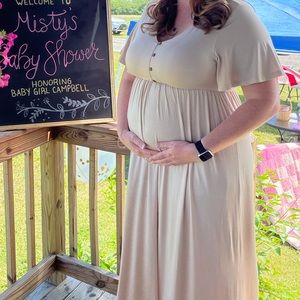 Maternity maxi dress with cap sleeves